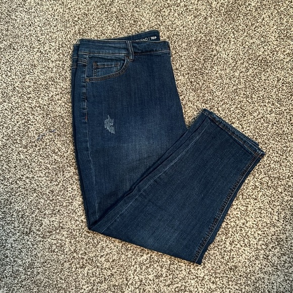 Avenue Denim Girlfriend jeans, size 16P - Picture 5 of 6